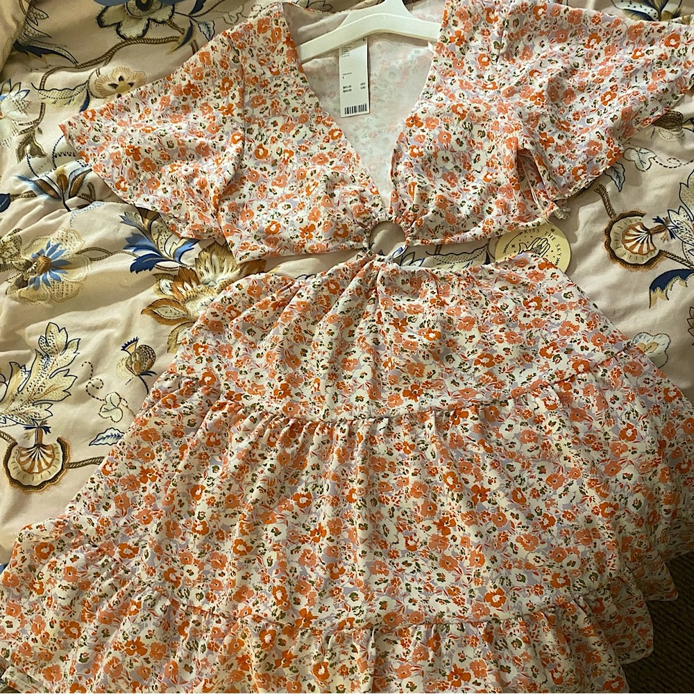 Kiss the Sky mini dress, size L, NWT, pastel floral pattern